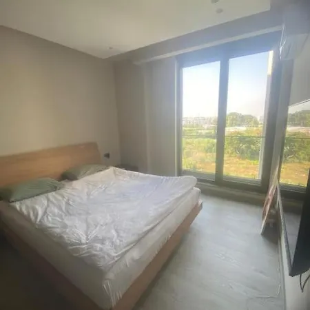 Genis Ve Ferah Deniz Manzarali Appartement