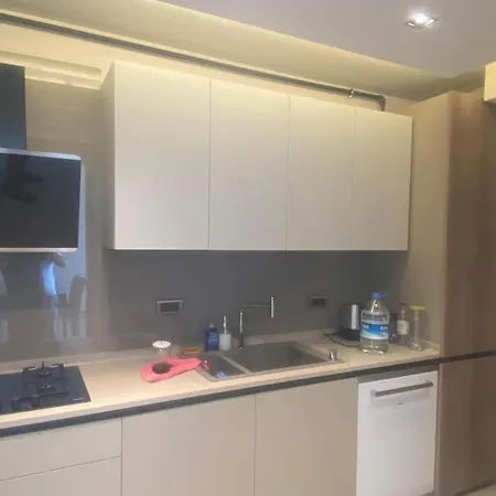 Apartman Genis Ve Ferah Deniz Manzarali *