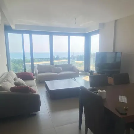 Apartman Genis Ve Ferah Deniz Manzarali Antalya